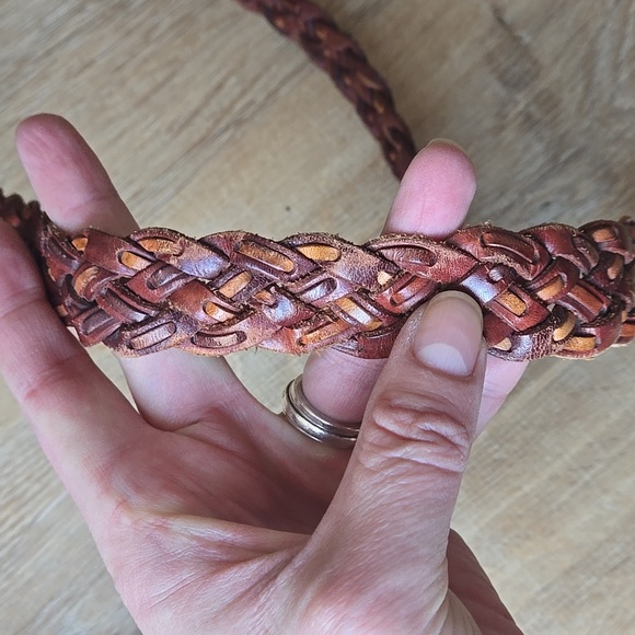 Genuine Leather Braided Belt with a brass-finish single-prong buckle Sz L - Picture 4 of 6